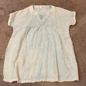 Zenana Outfitters Light Blue Textured Short Sleeve Top